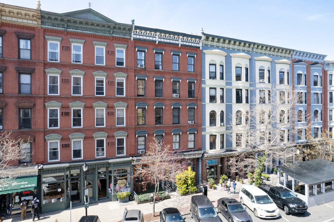 1206 Washington St in Hoboken, NJ - Foto de edificio