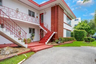 10081 W Bay Harbor Dr in Bay Harbor Islands, FL - Building Photo - Building Photo