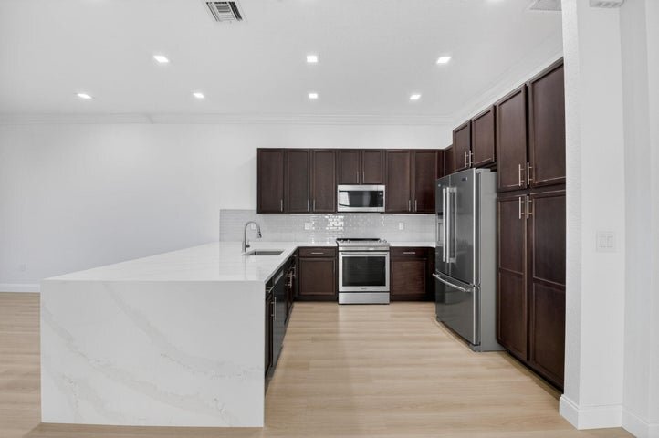 10562 Cape Delabra Ct in Boynton Beach, FL - Foto de edificio