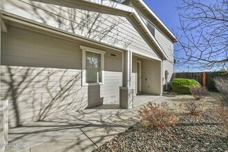 9250 Lone Wolf Cir in Reno, NV - Building Photo - Building Photo