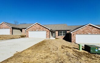 3964 McKendree Xing in Jackson, MO - Building Photo