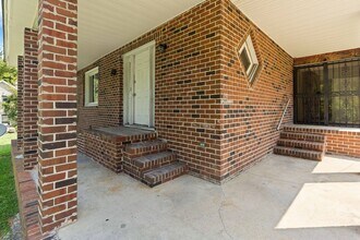 516 N Center St-Unit -Unit A in Blackstone, VA - Building Photo - Building Photo