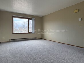 1005 19th St SW-Unit -Apt #6 in Jamestown, ND - Building Photo - Building Photo