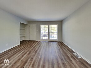910 Pond St in Clayton, NC - Building Photo - Building Photo