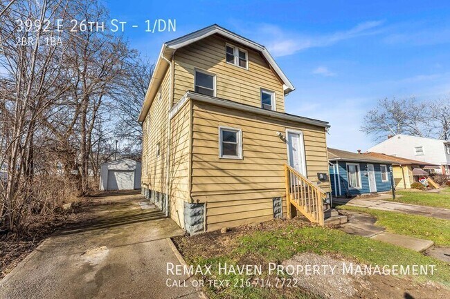 3992 E 26th St in Newburgh Heights, OH - Building Photo - Building Photo