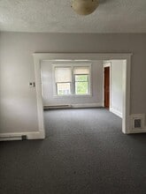 34 Oxford St, Unit 2nd floor in Chicopee, MA - Building Photo - Building Photo