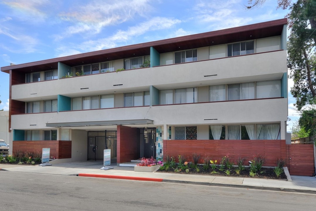 Mosaic Apartments in Redwood City, CA - Building Photo