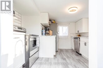 22166 Loyalist Pkwy in Quinte West, ON - Building Photo - Building Photo