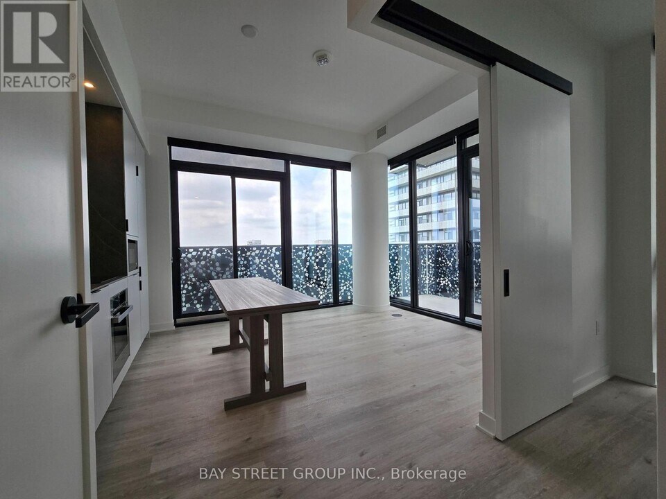55-5055 Charles St E in Toronto, ON - Building Photo