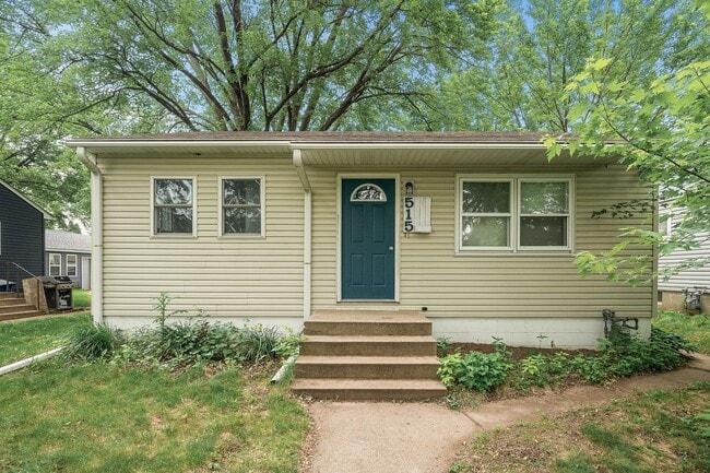 property at 515 12th Ave NW