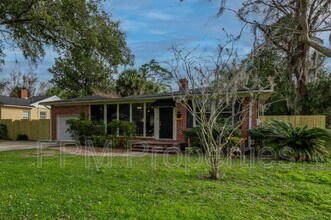 4343 Pinewood Ave in Jacksonville, FL - Foto de edificio - Building Photo