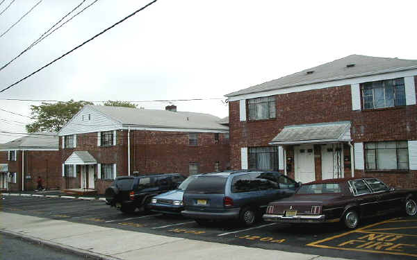 116 Genessee Ave in Paterson, NJ - Building Photo