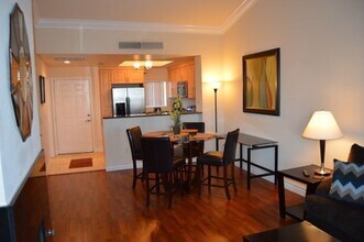 220 E Flamingo Rd in Las Vegas, NV - Building Photo - Building Photo