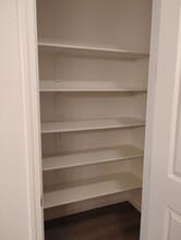 6313 Snow Beauty Wy in Hughson, CA - Building Photo - Building Photo