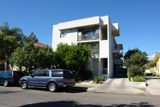 1301 Orange Grove Ave in Glendale, CA - Foto de edificio - Building Photo