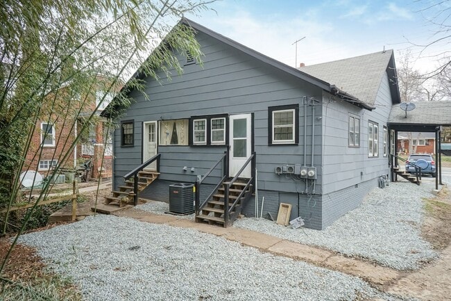 property at 607-609 N Main St