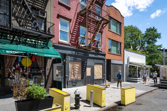 24 Greenwich Ave in New York, NY - Foto de edificio - Building Photo