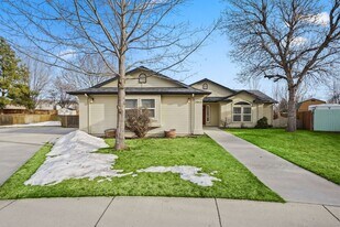 2643 Apricot Ct in Meridian, ID - Building Photo