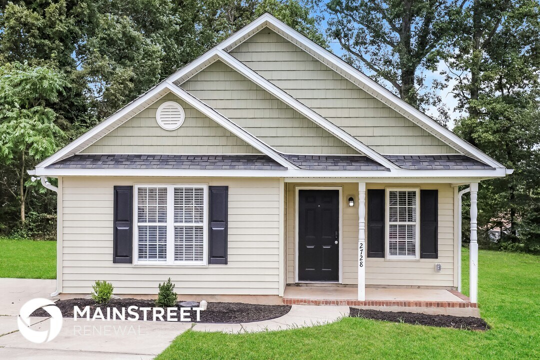 2728 Lomond St in Winston-Salem, NC - Building Photo