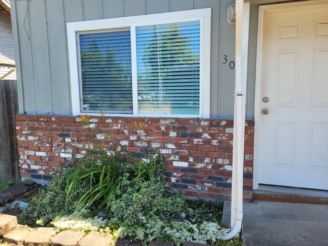 309 Lola St