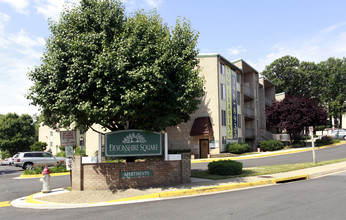 Devonshire Square Apartments in Falls Church, VA - Building Photo - Building Photo