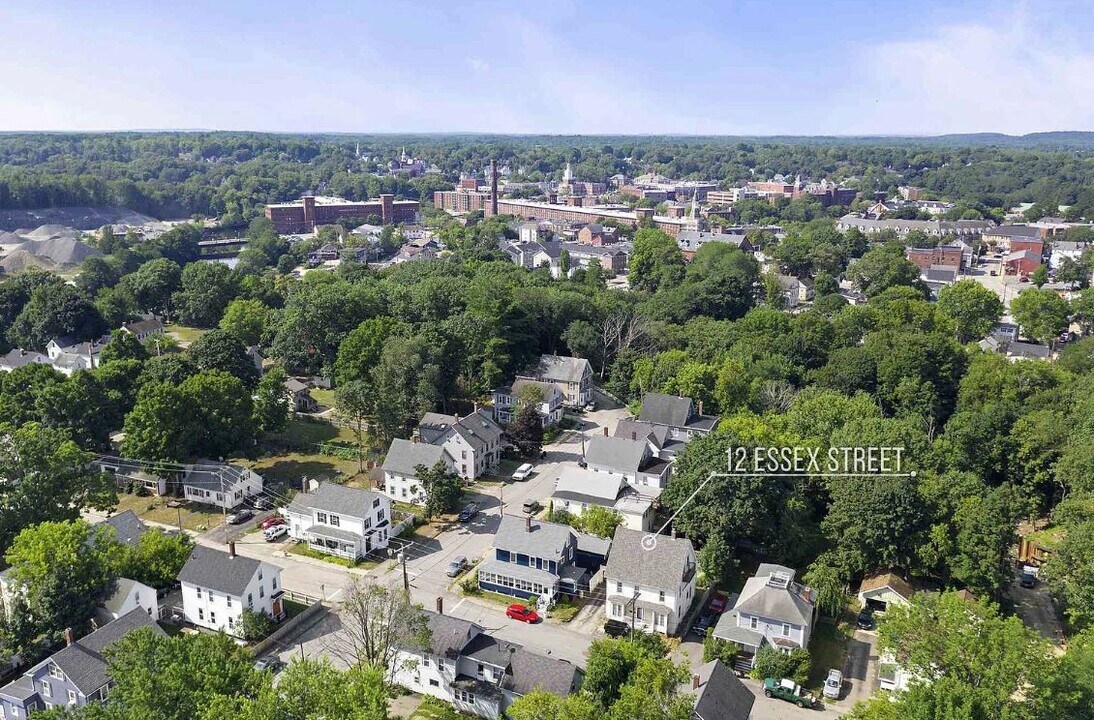 12 Essex St in Dover, NH - Building Photo