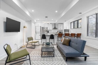 585 Queens Ave, Unit SI ID1388886P in London, ON - Building Photo - Building Photo