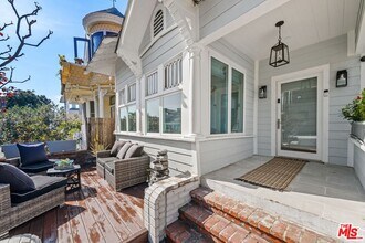 157 Hart Ave in Santa Monica, CA - Building Photo - Building Photo