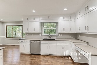 10415 Timberstone Rd in Alpharetta, GA - Building Photo - Building Photo