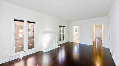 132 N La Peer Dr in Beverly Hills, CA - Foto de edificio - Building Photo