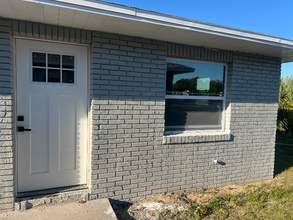 1724 2nd St NW in Apopka, FL - Foto de edificio - Building Photo