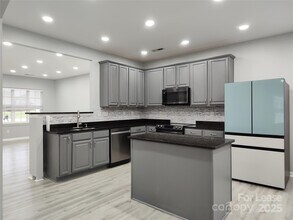 469 Laurel Fork Dr in Fort Mill, SC - Building Photo - Building Photo