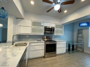 328 Sugar Pine Ln in Naples, FL - Building Photo - Building Photo