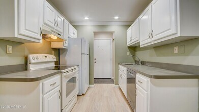 30 Meadow Green Cir in Englishtown, NJ - Building Photo - Building Photo