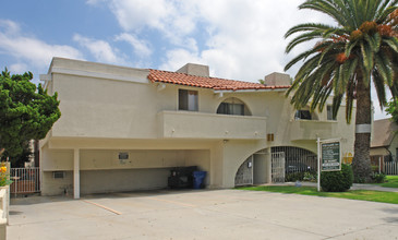 Lido Apartments - 3720 Cardiff Avenue in Los Angeles, CA - Building Photo - Building Photo