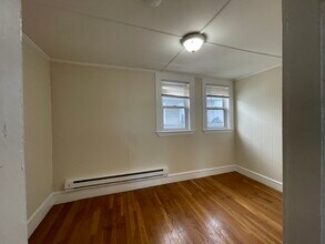 8 Breed Square in Lynn, MA - Building Photo - Building Photo