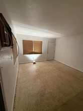 2421 Jeffcott St, Unit 2421 in Ft. Myers, FL - Building Photo - Building Photo