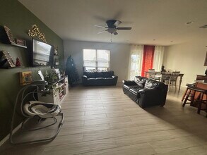 687 Petal Mist Ln in Brooksville, FL - Building Photo - Building Photo