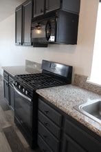 202 Bruce Way in Henderson, NV - Foto de edificio - Building Photo