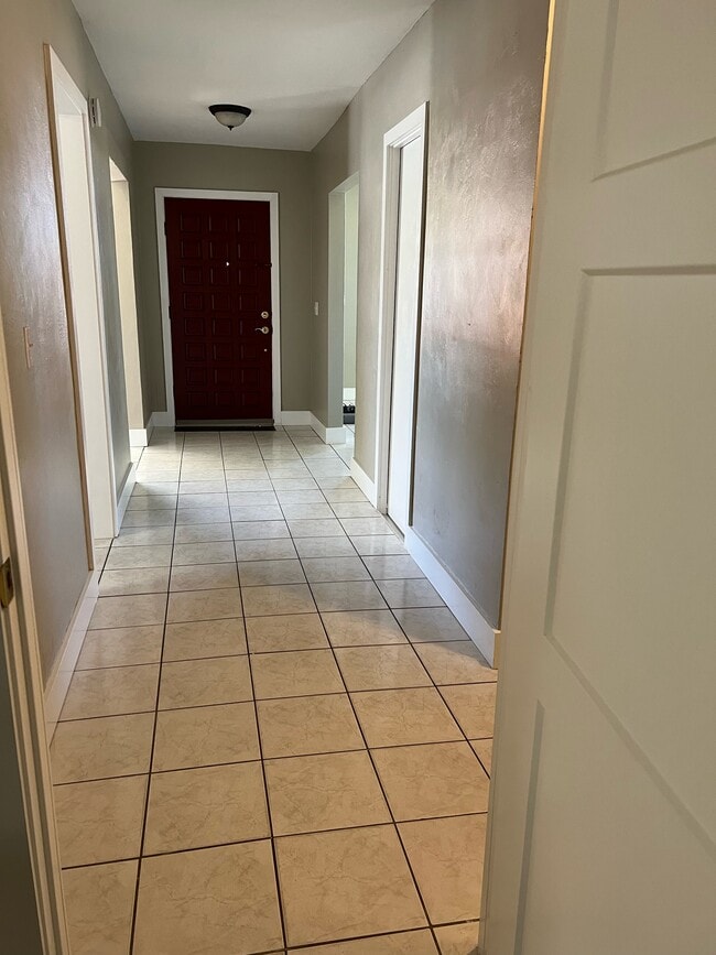 7045 NW 28th Ave in Miami, FL - Building Photo - Building Photo
