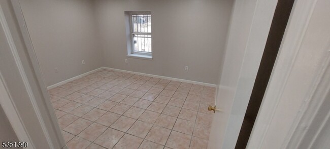 447 S 13th St in Newark, NJ - Foto de edificio - Building Photo