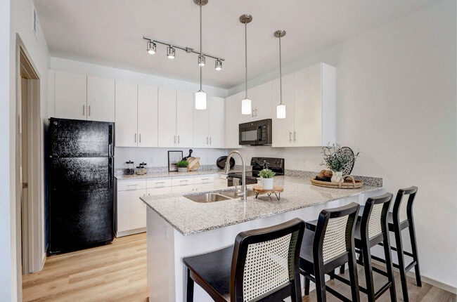 The Place at Silverbell Gateway in Tucson, AZ - Building Photo - Building Photo