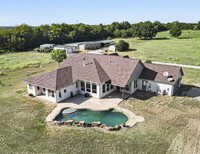 262 Pecan Valley Ct in Sherman, TX - Foto de edificio - Building Photo