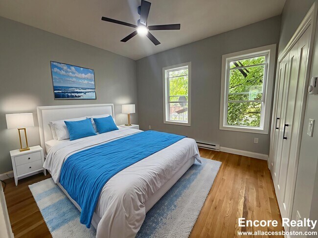 120 London St in Boston, MA - Foto de edificio - Building Photo