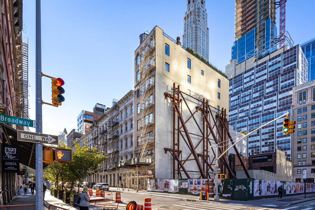 57 Warren St in New York, NY - Foto de edificio