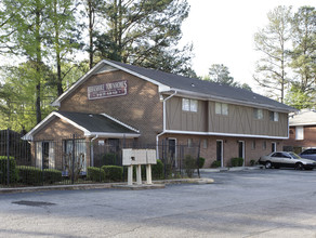 Berkshire Townhomes in East Point, GA - Building Photo - Building Photo