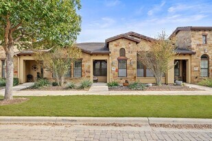 108 Rivalto Cir in Lakeway, TX - Building Photo