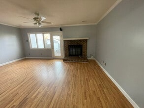 4310 Brighton Ln in Chesapeake, VA - Building Photo - Building Photo