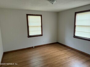 947 Glencarin St in Jacksonville, FL - Building Photo - Building Photo