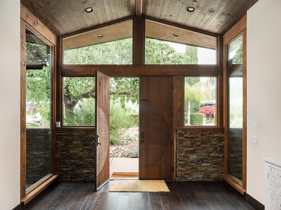 3515 Via Loma Vista in Escondido, CA - Building Photo